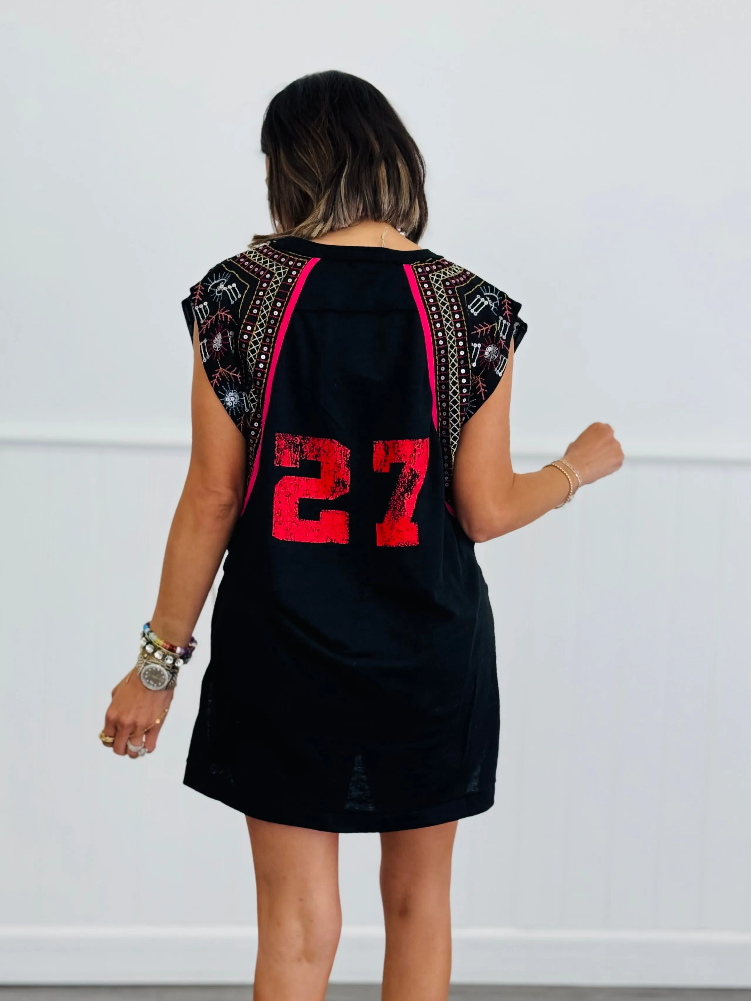 Black Nashville 27 Sleeveless Graphic Top (Reg.)