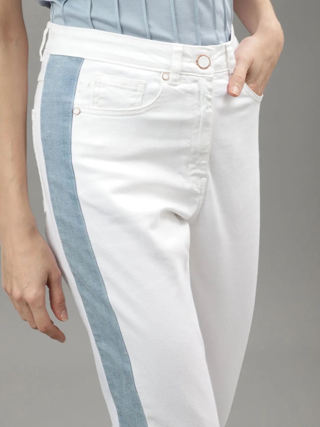 Iconic Women White Printed Slim Straight Fit Mid-Rise Jeans