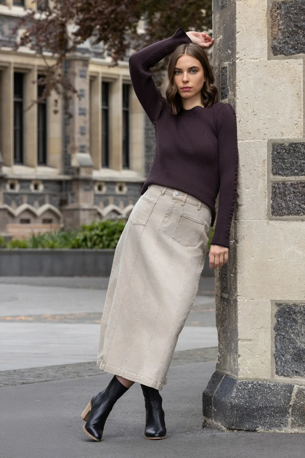 Knewe Luxe Sweater Chocolate Black
