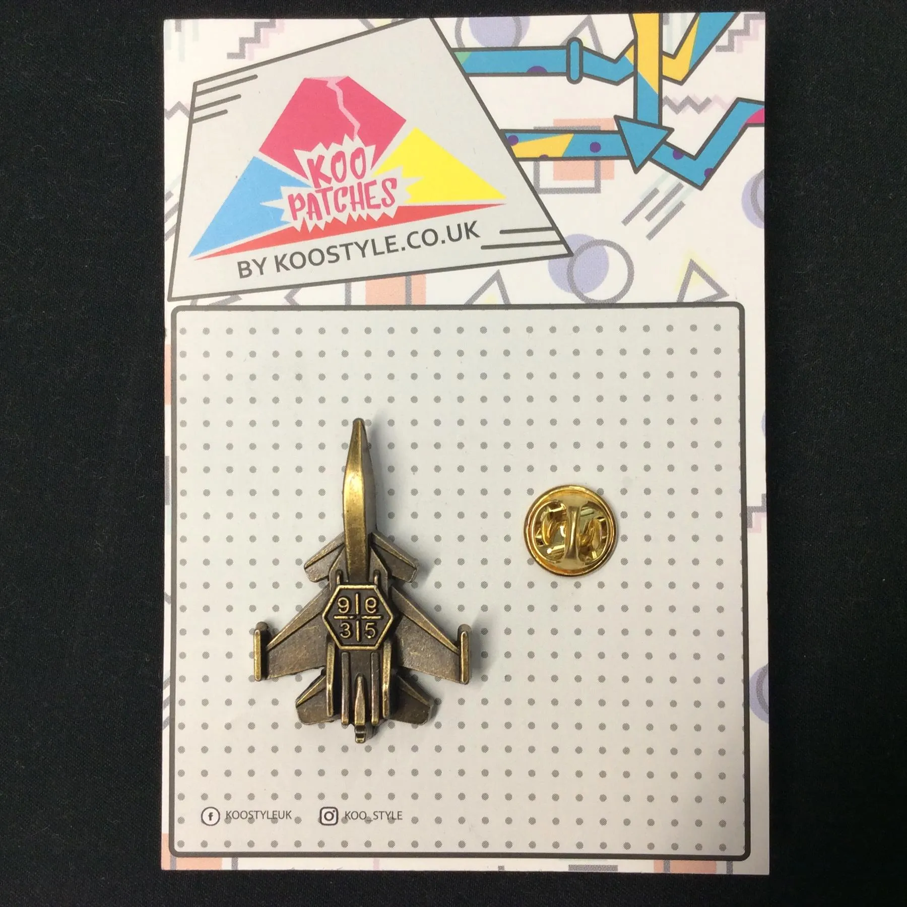 MP0220 - Gold Air Force Plane Aeroplane Metal Pin Badge